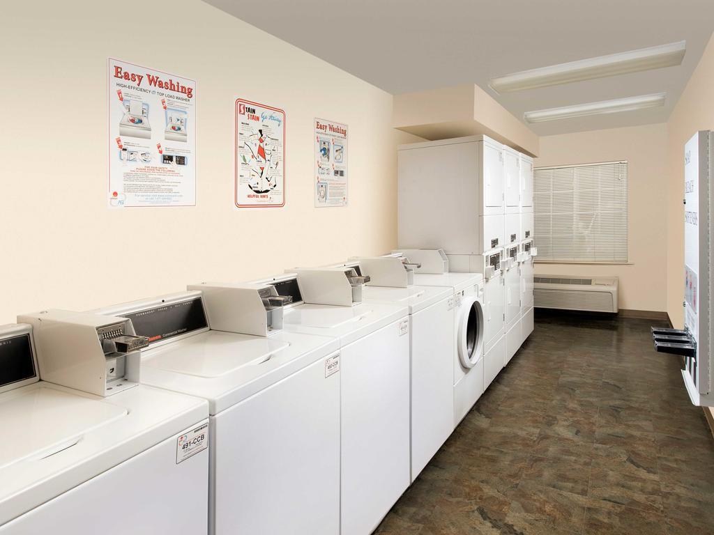Woodspring Suites Kansas City Mission Merriam Extérieur photo